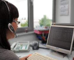 Telefonische Kundenberatung mit Hilfe moderner Software in der Schmaus GmbH