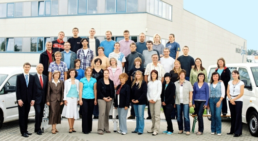 Rund 50 Mitarbeiter/-innen arbeiten in der Schmaus GmbH.